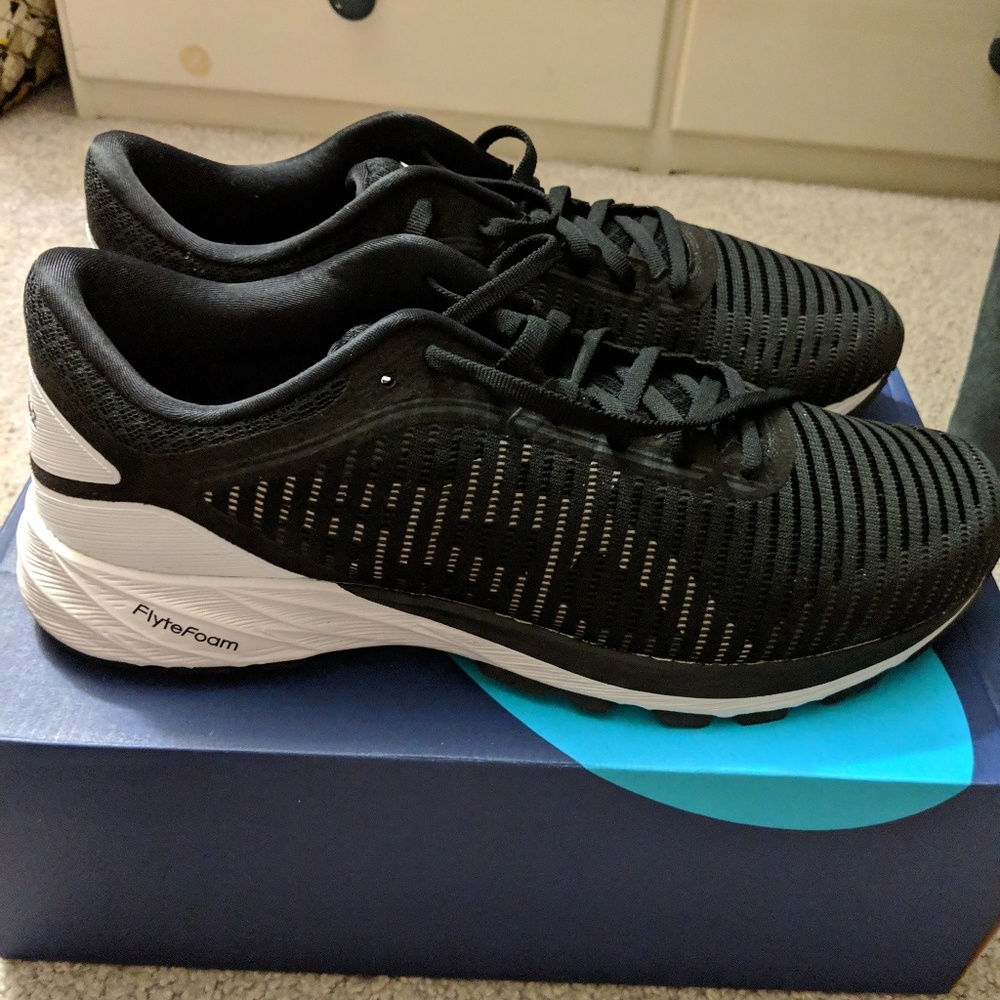 Asics Dyanflyte 2 Black/White Size 10